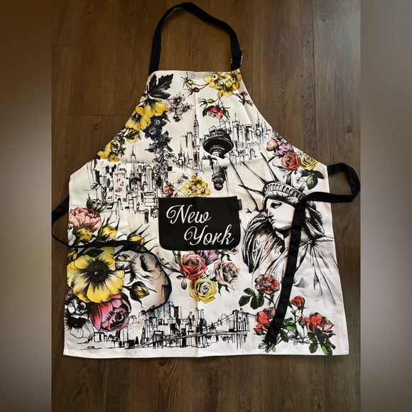 Kitchen Chic Inc Other - New York City Apron NWOT
